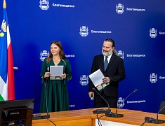 Благовещенск чествует работников торговли