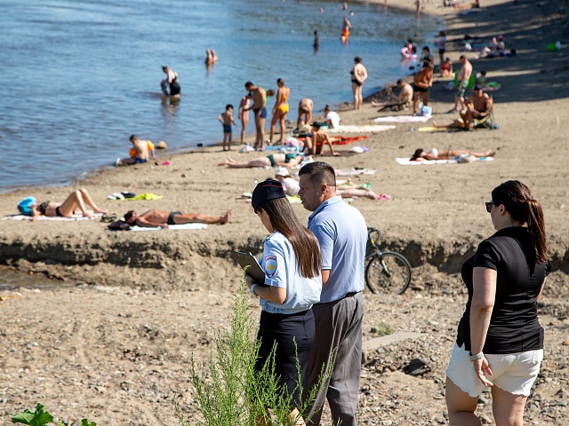 Пешеходный «патруль» проверил прибрежную зону Зеи в Благовещенске