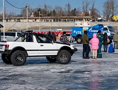 Автомобильные гонки в рамках Международного российско-китайского фестиваля зимних видов спорта