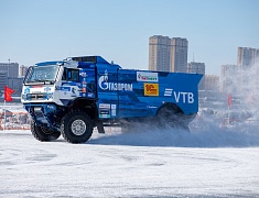 Автомобильные гонки в рамках Международного российско-китайского фестиваля зимних видов спорта