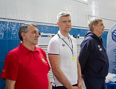 В Благовещенске впервые проходят соревнования по водному поло