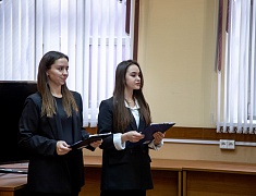 Городские школьники получили первые паспорта из рук мэра Олега Имамеева