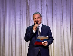 В областном центре знак за «стройку века» получили девять благовещенских ветеранов-бамовцев