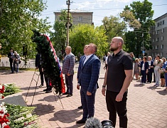 В день города прошли торжественные церемонии возложения цветов