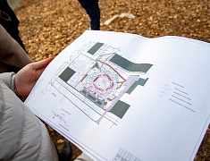 Мэр Благовещенска Олег Имамеев провел выездное совещание по благоустройству сквера водников