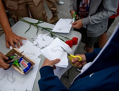 Больше 100 благовещенцев почтили память детей-жертв войны в Донбассе
