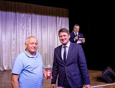 Знаки «50 лет Байкало-Амурской магистрали» вручили благовещенцам