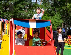Ещё одну инклюзивную детскую площадку открыли в Благовещенске