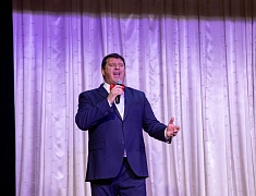 Знаки «50 лет Байкало-Амурской магистрали» вручили благовещенцам