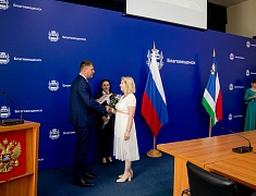 Представителей сферы торговли чествовали в Благовещенске