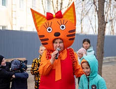 Торжественное открытие обновленного двора на ДОС, 18