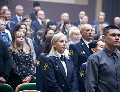 Заместитель мэра Благовещенска поздравил судебных приставов со 160-летием ведомства