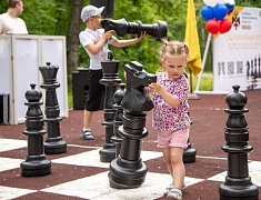 В Первомайском парке Благовещенска появилась шахматная площадка