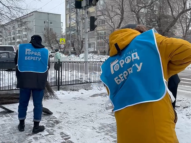 Благовещенские студенты выходят на очистку городских тротуаров по трудовому договору