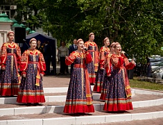 В Благовещенске прошли торжественные церемонии у памятников основателям города