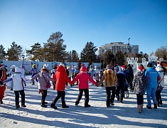 В Благовещенске состоялся новогодний забег в карнавальных костюмах