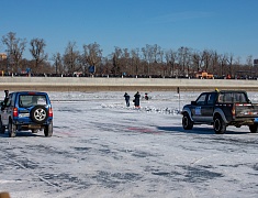 Автомобильные гонки в рамках Международного российско-китайского фестиваля зимних видов спорта