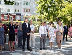 В школах Благовещенска прошли торжественные линейки