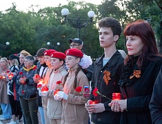 Цветы в память о подвиге советских солдат возложили в Благовещенске