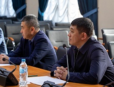 Делегация Хэйхэ поздравила благовещенцев с наступающим Новым годом