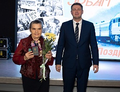 42 медали в честь юбилея Байкало-Амурской магистрали вручили благовещенцам