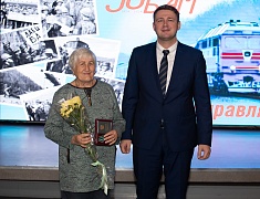 42 медали в честь юбилея Байкало-Амурской магистрали вручили благовещенцам