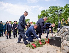 В день города прошли торжественные церемонии возложения цветов
