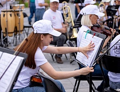 По Благовещенску прошел «Парад семей»