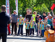 Забег «Я могу» собрал на стадионе «Юность» сотню ребят с ограниченными возможностями здоровья