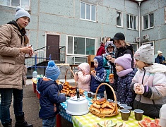 «Город берегу»: жители Благовещенска массово вышли на субботник