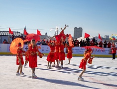 Автомобильные гонки в рамках Международного российско-китайского фестиваля зимних видов спорта