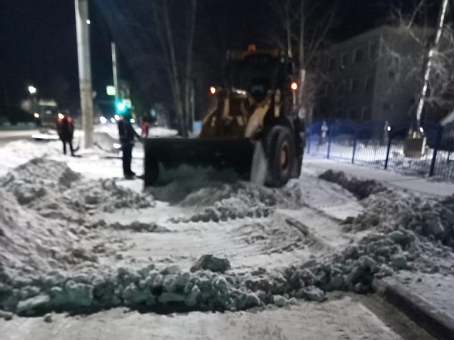 ГСТК почистит тротуары в центре города и на кольцевой развязке в Благовещенске