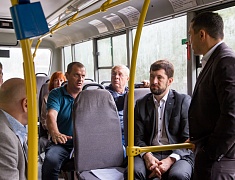 Мэр Олег Имамеев проехал в автобусе с представителями перевозчиков