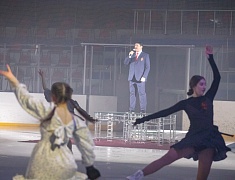 Юные благовещенские фигуристы представили программу «Помним сердцем», посвященную Дню Победы