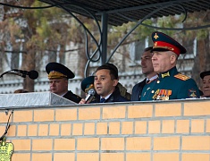 Мэр Благовещенска Олег Имамеев поздравил выпускников ДВОКУ с окончанием учебы