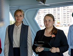 Главы Хэйхэ и Благовещенска возложили цветы на пограничной реке