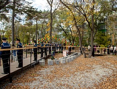 В амурской столице праздничной программой открыли сквер водников