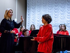 Мэр Благовещенска Олег Имамеев вручил кубок наставнику месяца