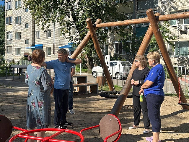 Общая забота — общий результат: как благовещенский двор стал образцом совместной работы власти и жителей