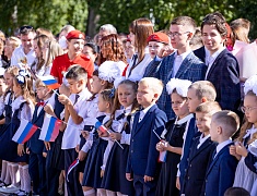 В школах Благовещенска прошли торжественные линейки