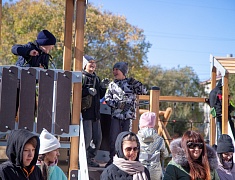 В Благовещенске открыли ещё 3 обновлённые детские площадки