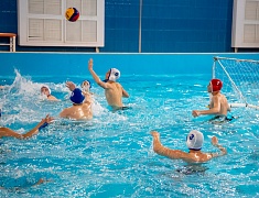 В Благовещенске впервые проходят соревнования по водному поло