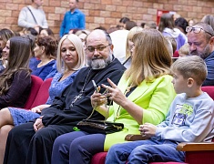 Ведущие коллективы Амурской области провели благотворительный концерт