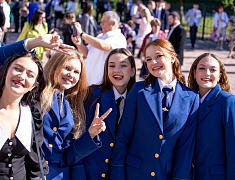 В школах Благовещенска прошли торжественные линейки