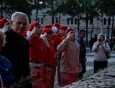 В Благовещенске на площади Победы зажгли «Свечи памяти»