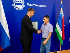 Благовещенск чествует работников торговли