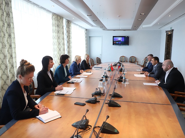 Олег Имамеев обсудил перспективы сотрудничества с Советским районом белорусской столицы