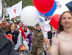 Шествие трудовых коллективов отгремело в Благовещенске!