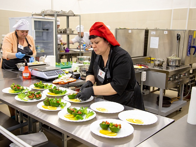 В Благовещенске выбрали лучшего школьного повара