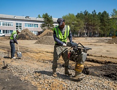 В Моховой Пади строят «умную» спортивную площадку 